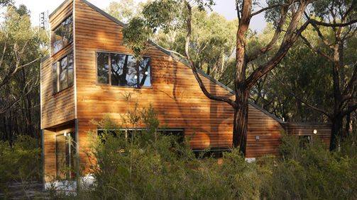 A guide shows you through (Grampians National Park), Grand Pin National Park, Victoria.