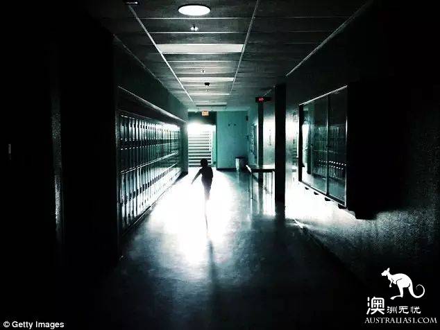 Deadly games have swept through Australian campuses, causing deaths and injuries, and Chinese parents must pay attention to them.