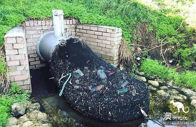 genius! The way to filter River garbage in small towns of Australia
