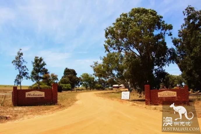 Western Australia has a country, China, the Principality of the Hutt River. Have you heard of it?