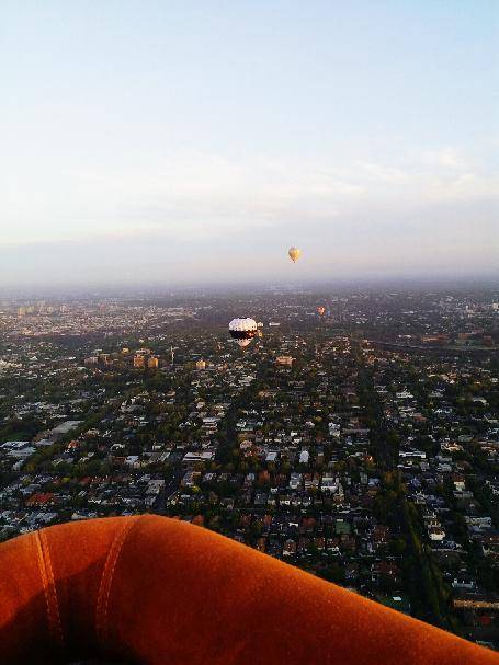 Melbourne hot air balloon trip, watching Melbourne's awakening on the hot air balloon