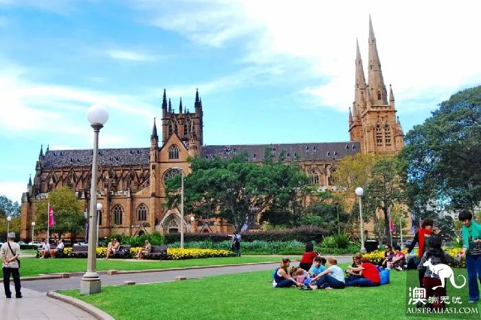 'Don't rush at me!' Australia's remote areas resent the policy of 'emigration to the countryside'