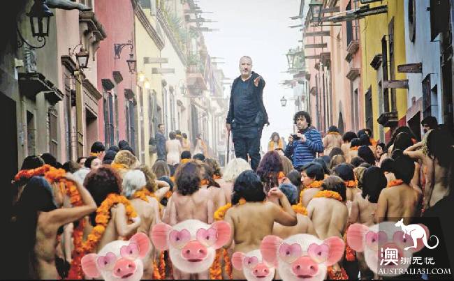 Soon! 4000 naked men and women gather in Melbourne to take pictures of fruit. Wu is full of meat.