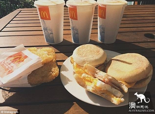 Halal certificate stopped selling bacon, and the fast food restaurant played a trick to attract Muslim.