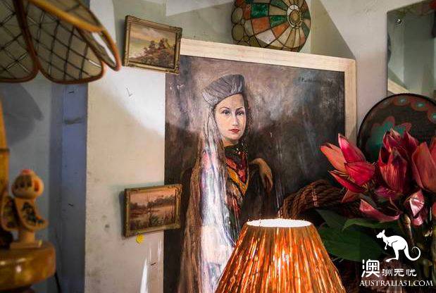 Finally! Sydney's top 10 antique shops, all of which are here.