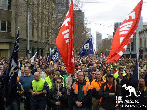 Life is too difficult Melbourne man-made is reversed! 150,000 people flocked to the streets to ask for a raise