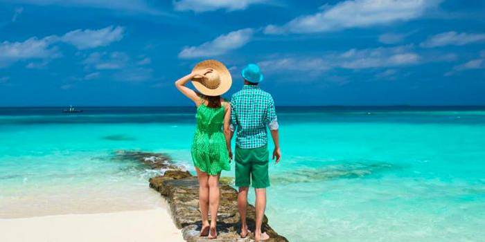 My heart's broken, old fellow! The number of spouses who have been approved to emigrate has dropped sharply, with 80,000 applicants looking forward to passing through the autumn water.