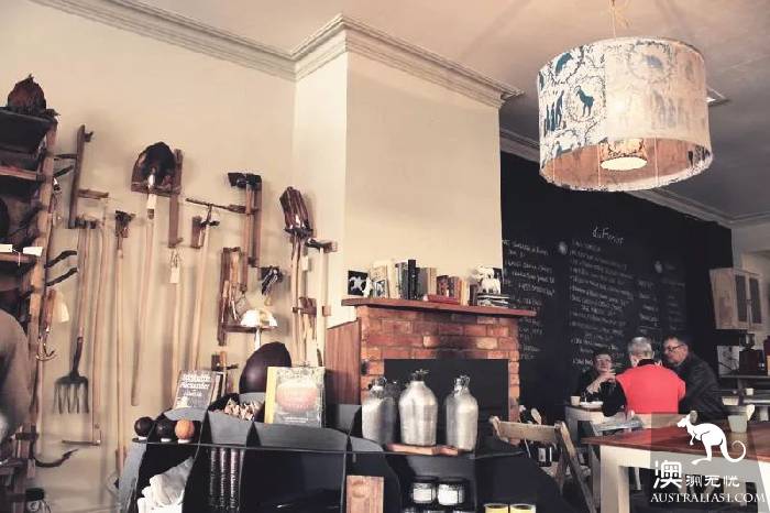 Mei cried! This retro town near Melbourne, Daylesford, takes you through to the 19th century in a second.