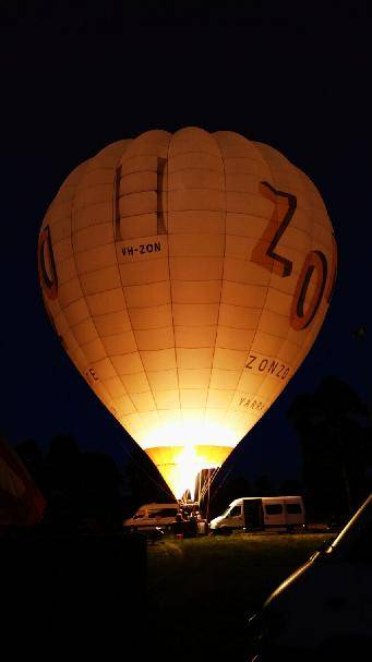 Melbourne hot air balloon trip, watching Melbourne's awakening on the hot air balloon