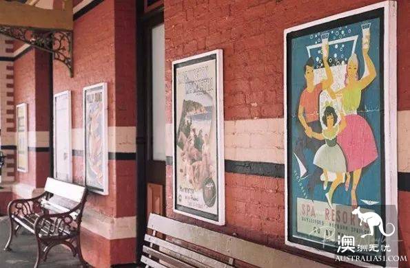 Mei cried! This retro town near Melbourne, Daylesford, takes you through to the 19th century in a second.