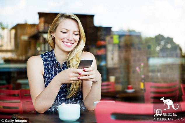 The Australians are too dependent on their mobile phones, and more than half of them cannot bear to lose the Internet for two hours.