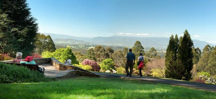 It's officially in the spring! It's a great place to stay in Melbourne. Pick up a card!
