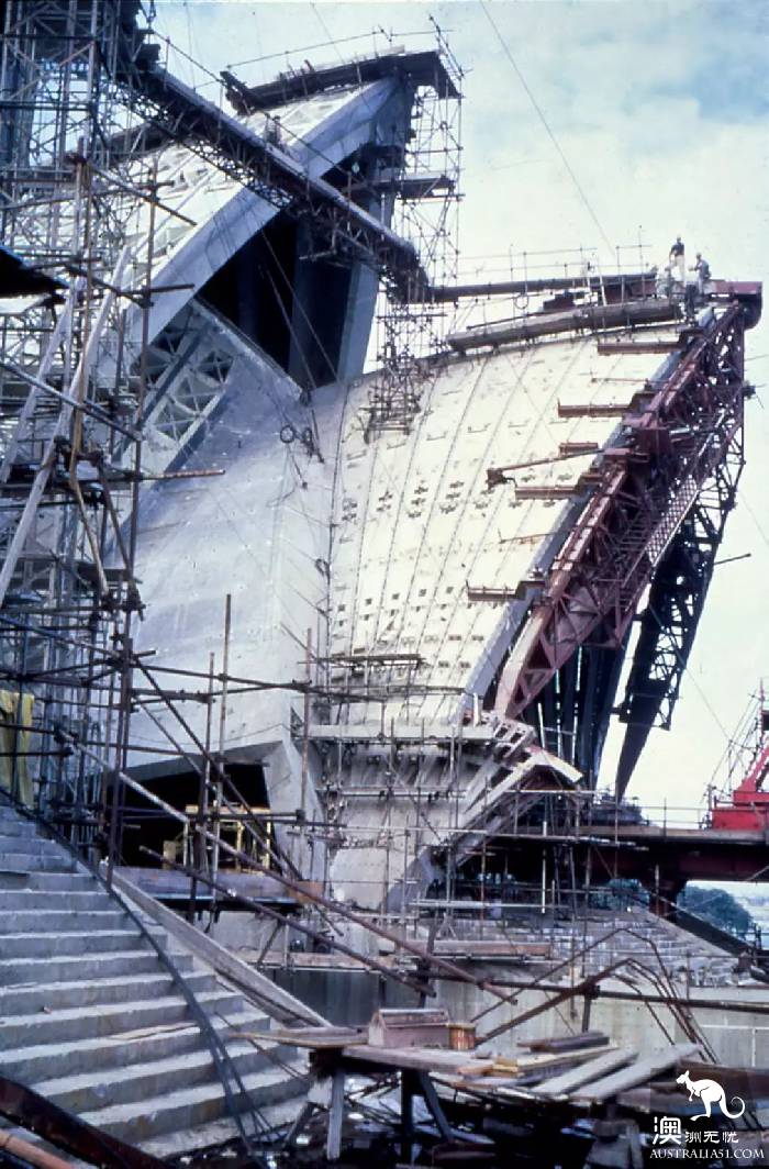 Sydney Opera House is 45 years old! It is now a typical Australian architecture, and it has all gone through this.