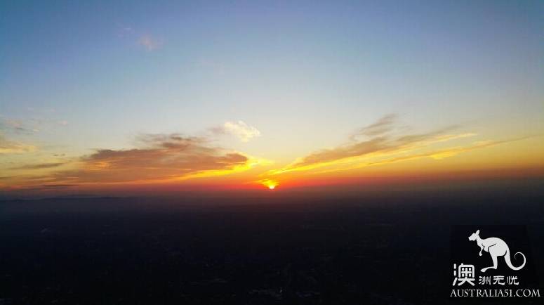 Melbourne hot air balloon trip, watching Melbourne's awakening on the hot air balloon