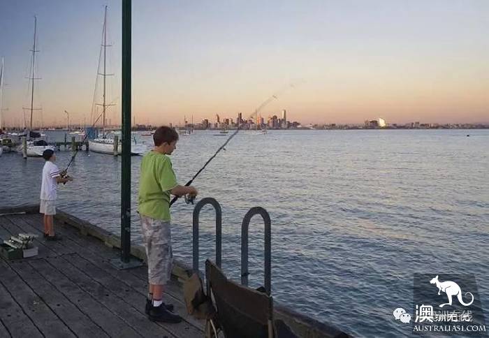 Melbourne short holiday Get Away introduction! Go fishing and enjoy a leisurely journey