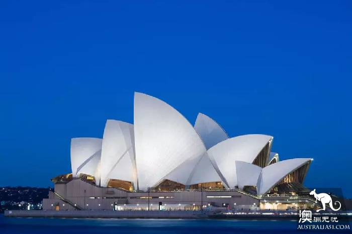 Sydney Opera House is 45 years old! It is now a typical Australian architecture, and it has all gone through this.