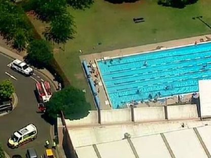 A chemical leak in an indoor swimming pool in Sydney, nine people with breathing difficulties were sent to the hospital for emergency treatment.