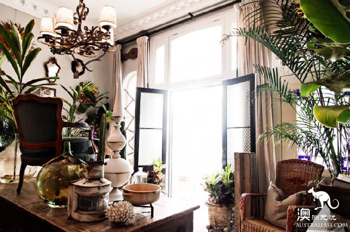 Finally! Sydney's top 10 antique shops, all of which are here.