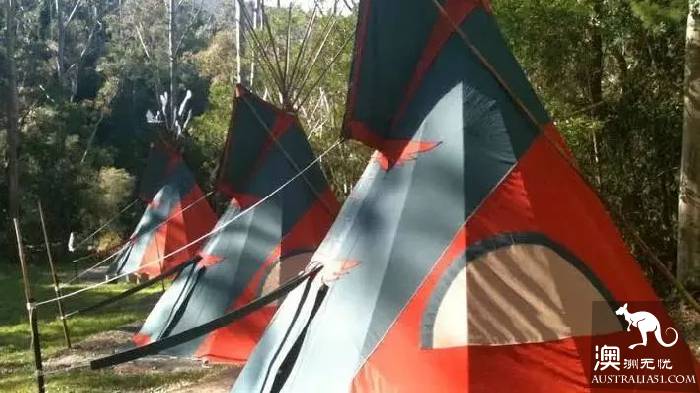 Sydney will have a magical thing to happen, a group of elves outside Sydney, like a dream!