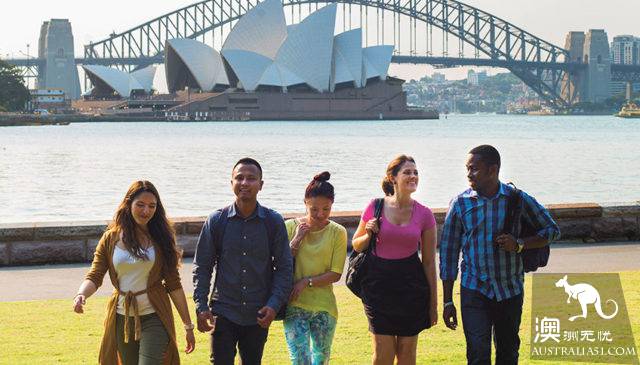 How much do arts students earn in Australia? This study gives a surprising answer.