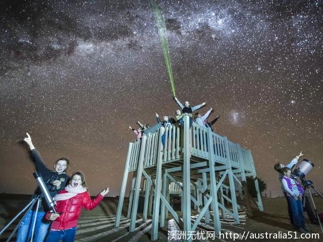 绝美泰瑞尔湖星空拯救小镇锡莱克经济，还不来拍一张星空照惊艳你的朋友圈吗？